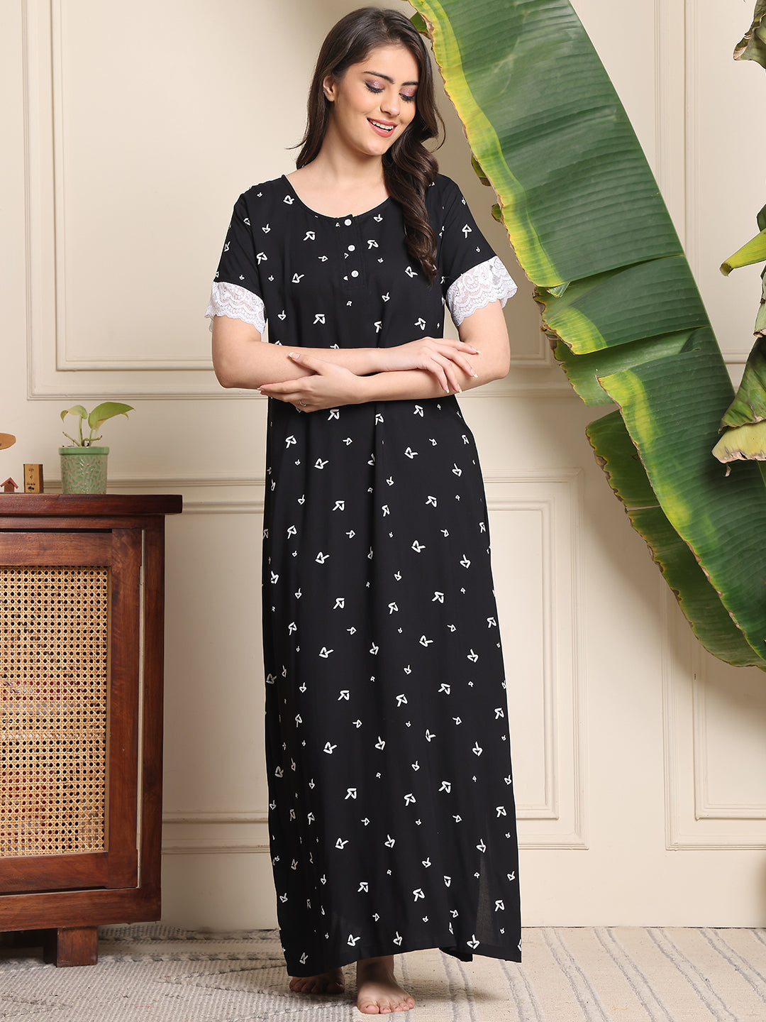 Black Abstract Nighty - V-Neck | Claura