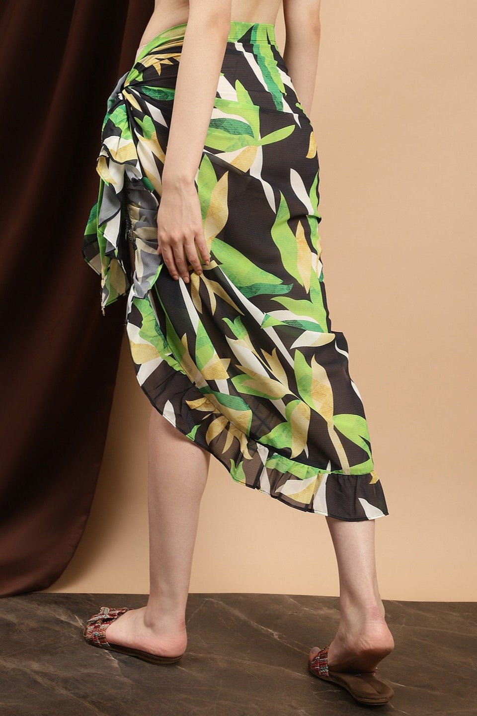 Resort Look – Black Solid Sarong Beach Dress