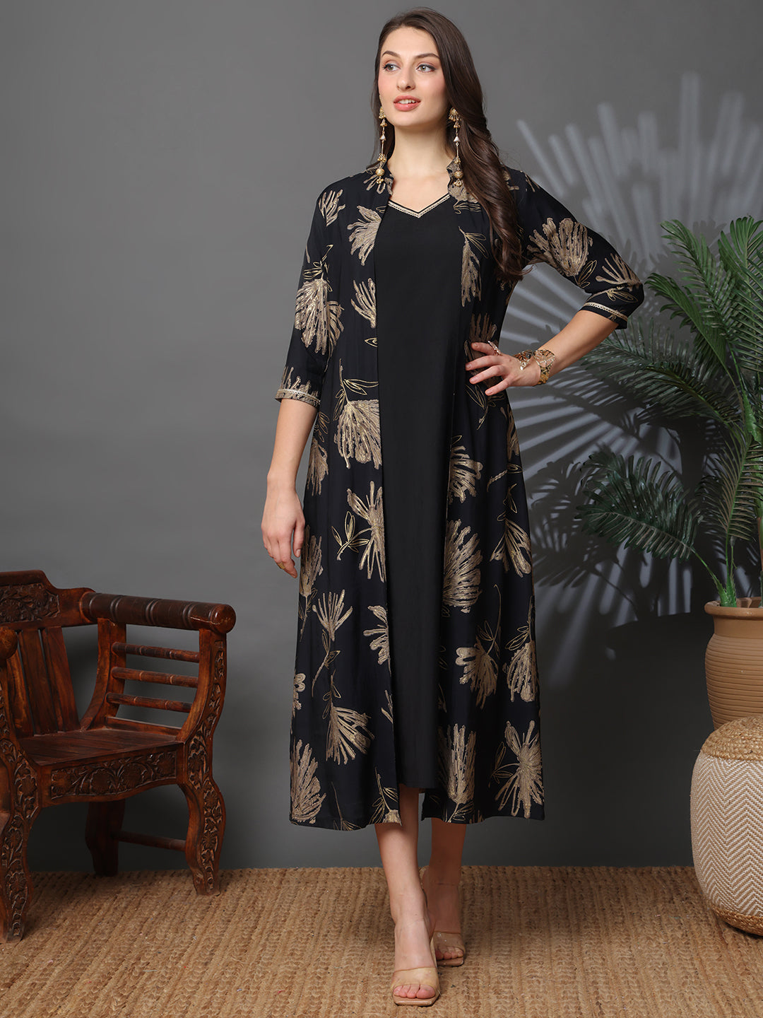 Black printed dress with short sleeves