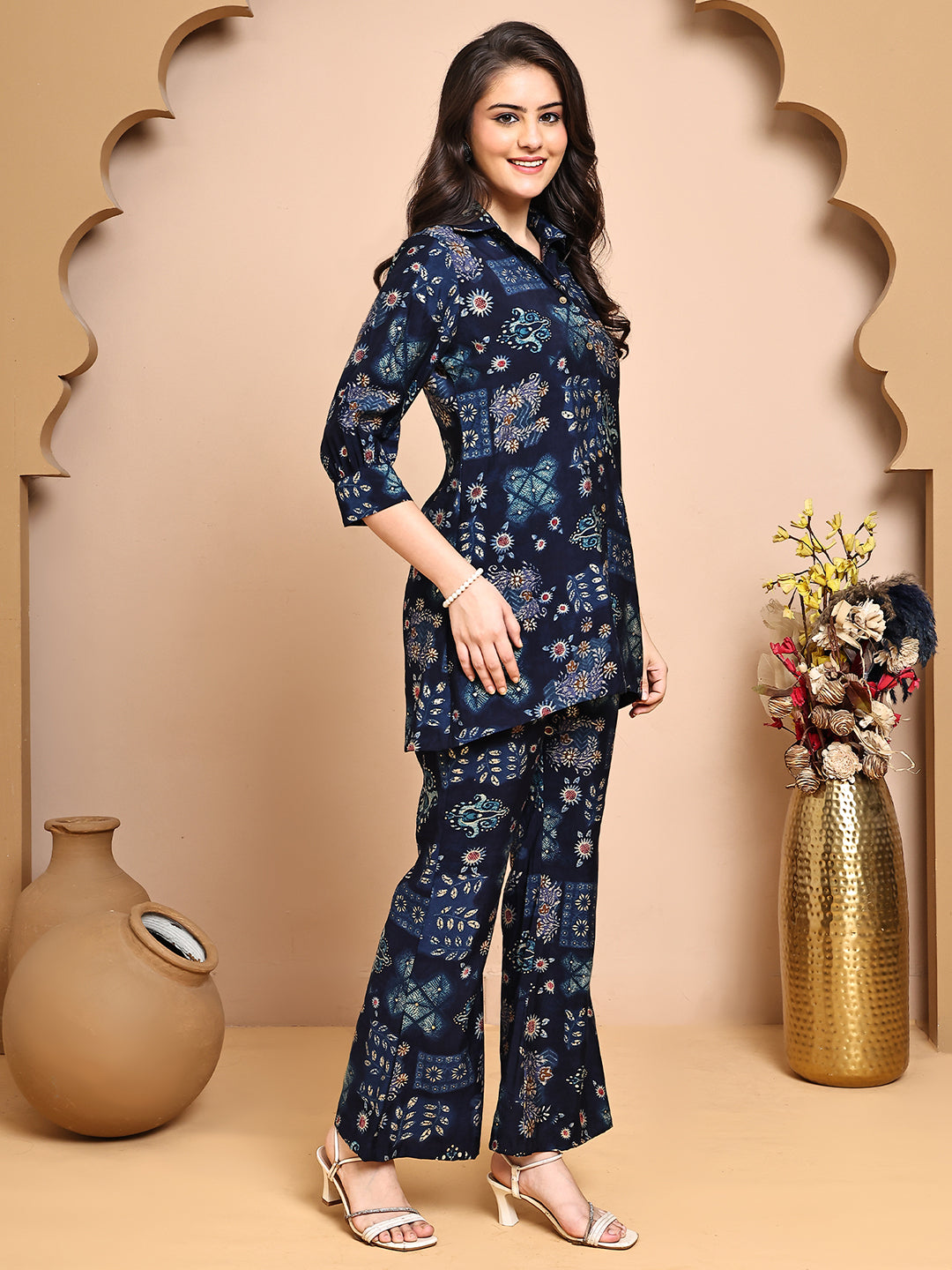 Blue Colour Abstract Printed Shirt Collar Tunic & Trousers Co-Ords