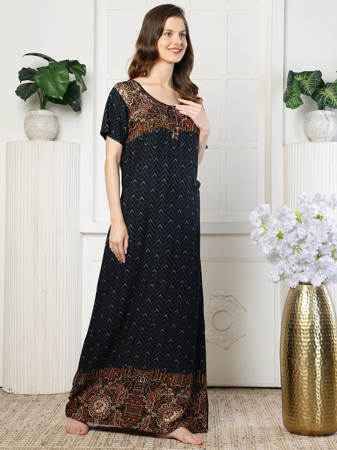 Black night suit for women – abstract lifestyle | Claura